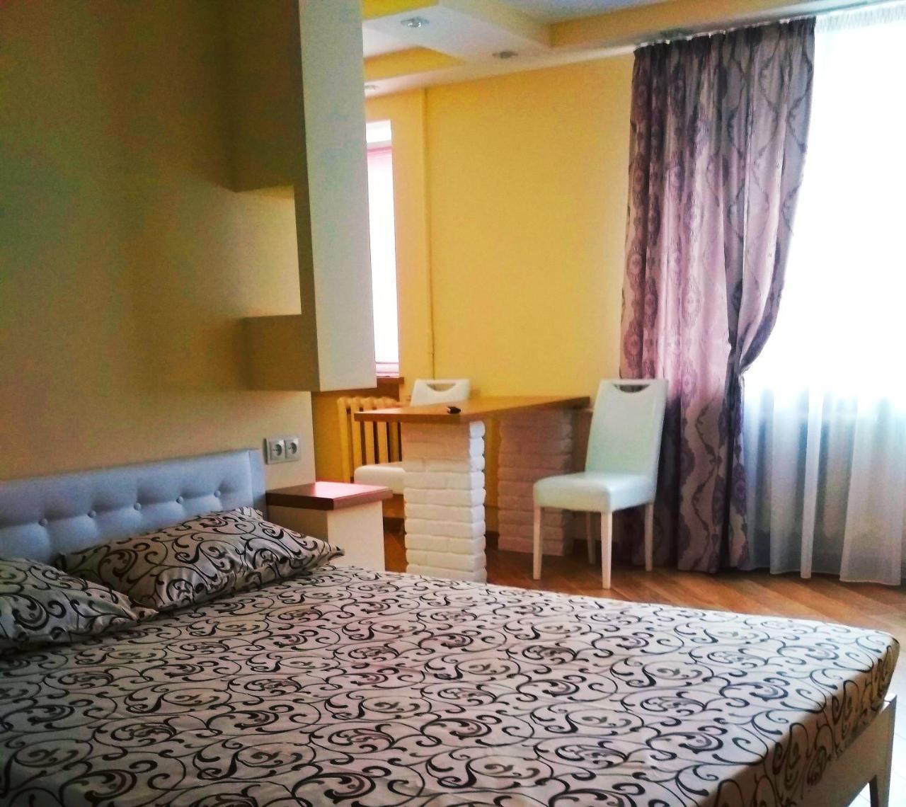 Apartments In The Center Maidan Rivne Buitenkant foto