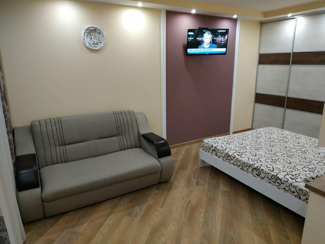 Apartments In The Center Maidan Rivne Buitenkant foto
