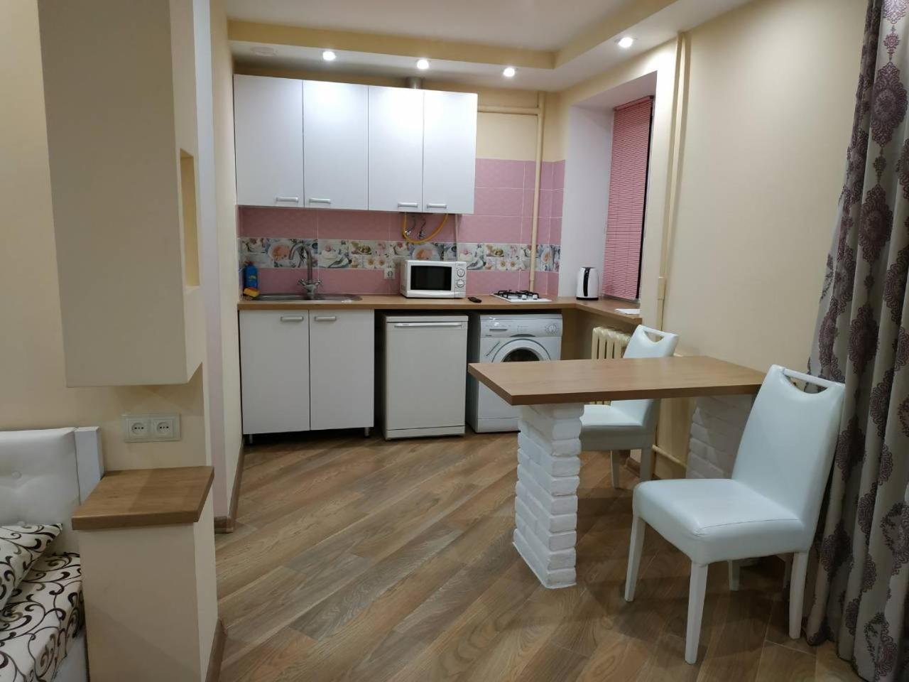 Apartments In The Center Maidan Rivne Buitenkant foto