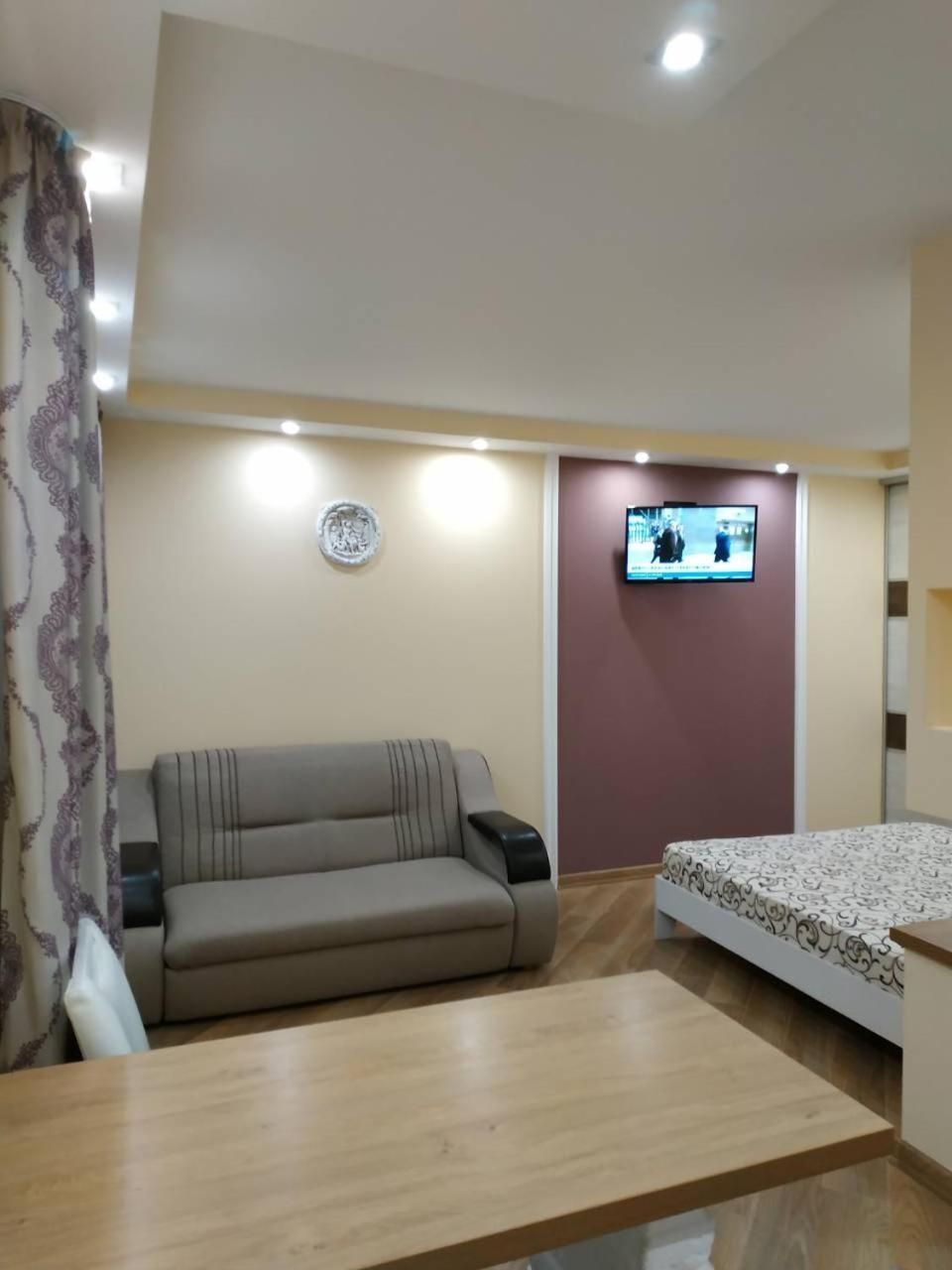 Apartments In The Center Maidan Rivne Buitenkant foto